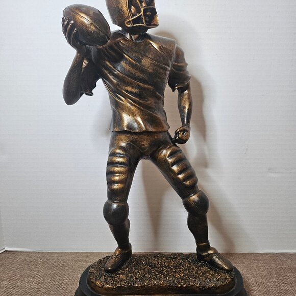 Pro Football Player Quarterback Statue Polystone 17" - Picture 10 of 10